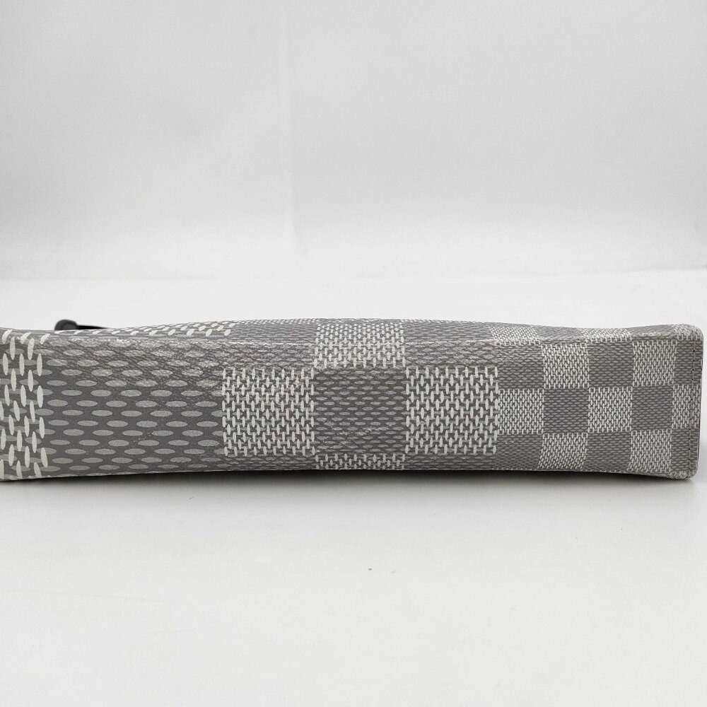Sold✅Louis Vuitton  Damier Graphite 3D Pochette Voyage - Picture 3 of 10